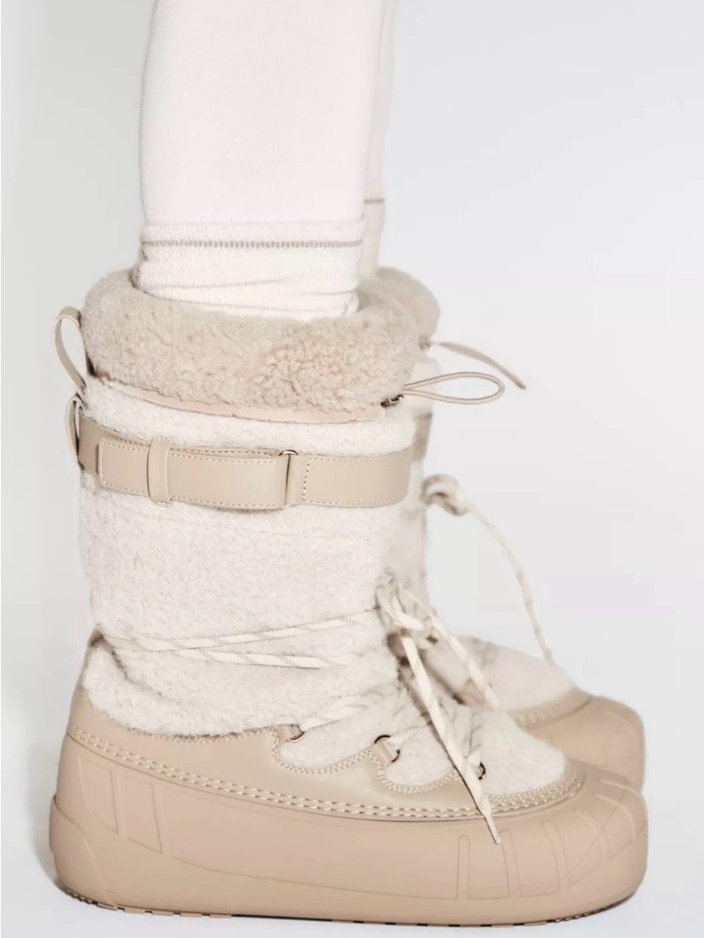 Zara SKI COLLECTION FAUX SHEARLING ANKLE BOOTS. Cream. Size 6.5. New with Tags.